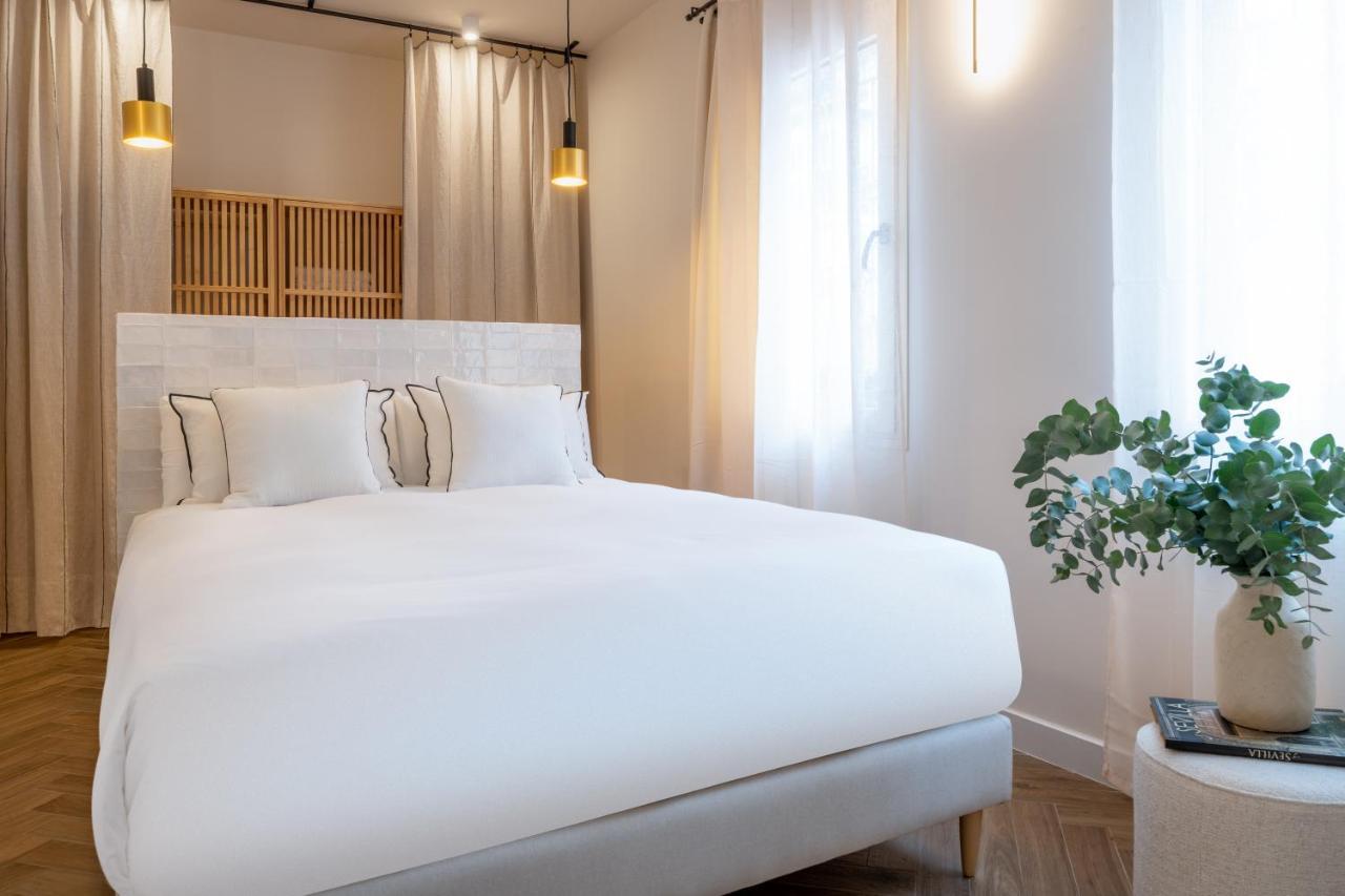 Magno Apartments Robles With Jacuzzi And Private Parking Sevilla Exterior foto