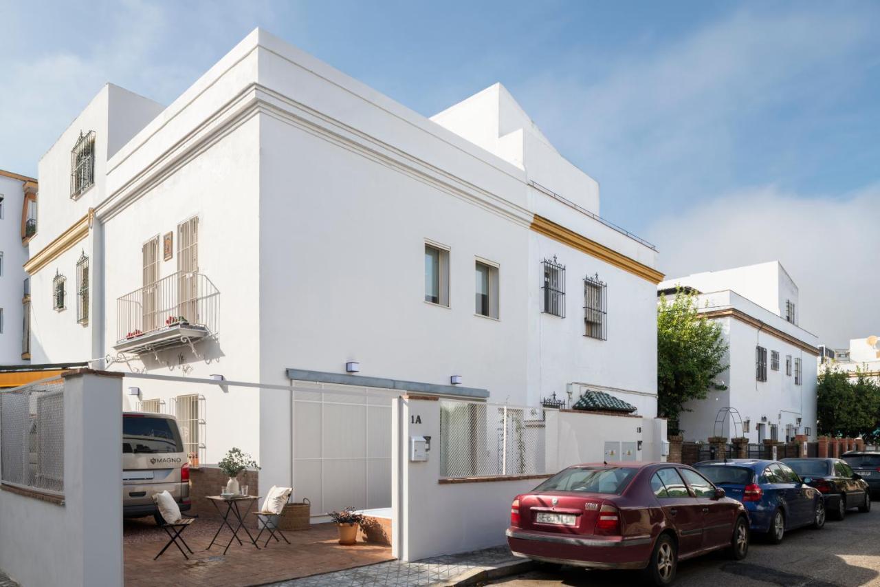 Magno Apartments Robles With Jacuzzi And Private Parking Sevilla Exterior foto
